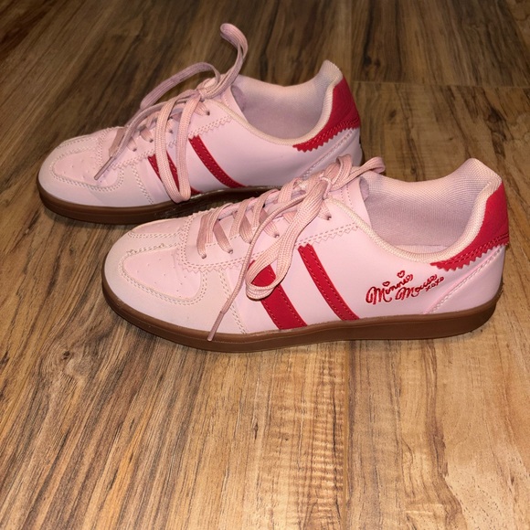 Minnie Mouse Sneakers - Picture 2 of 6